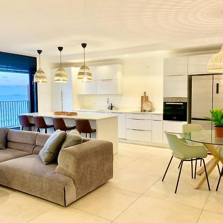 Beach Place Apartments ハイファ エクステリア 写真