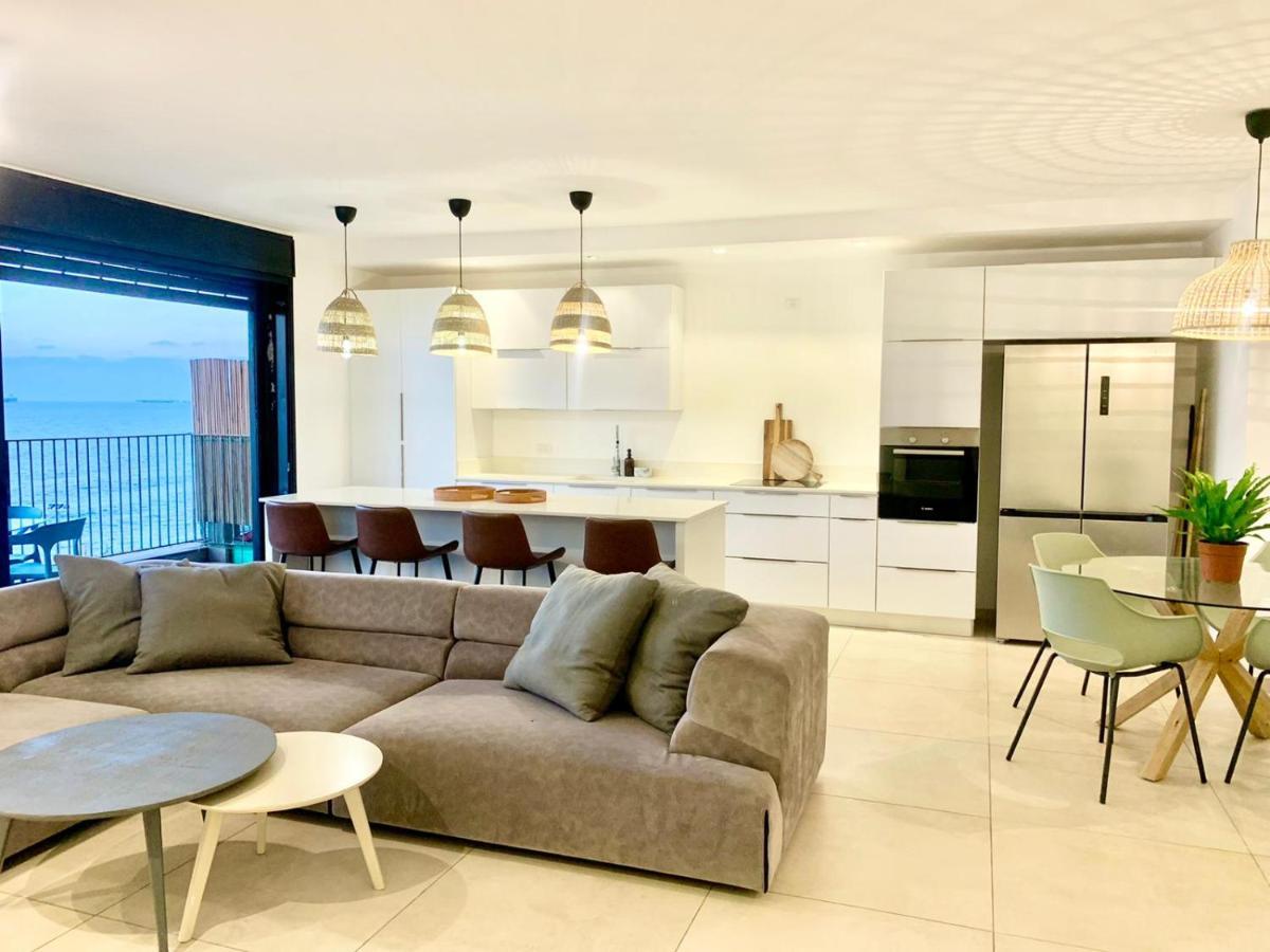 Beach Place Apartments ハイファ エクステリア 写真