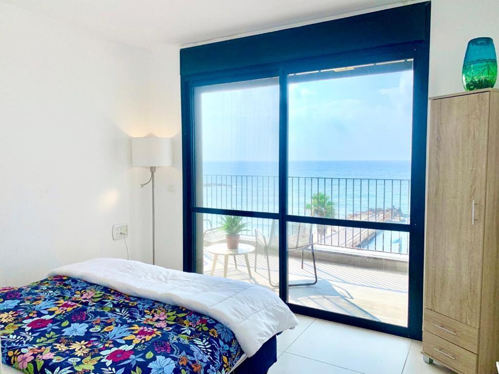 Beach Place Apartments ハイファ エクステリア 写真