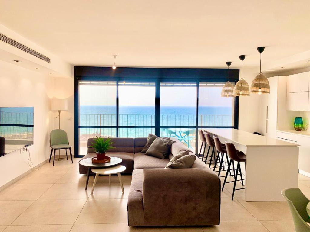 Beach Place Apartments ハイファ エクステリア 写真