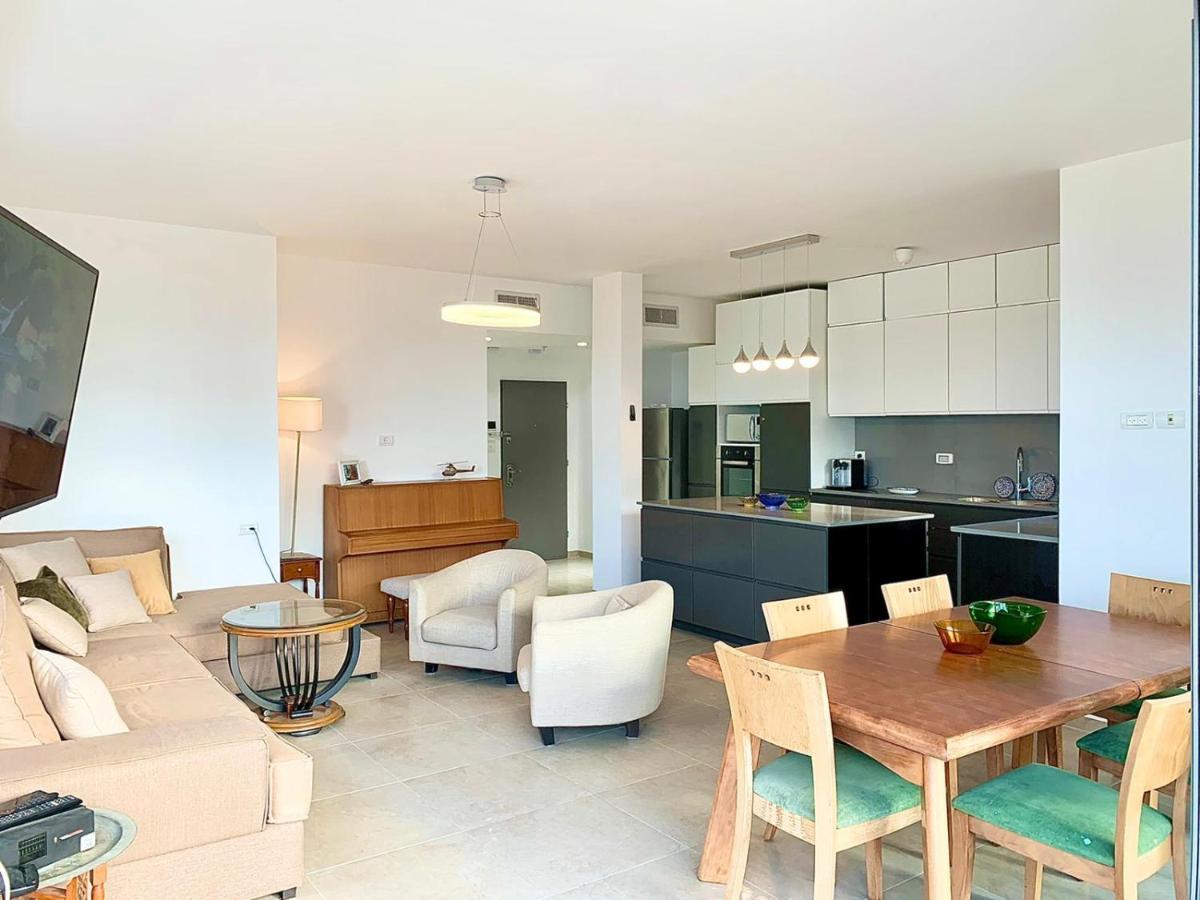 Beach Place Apartments ハイファ エクステリア 写真