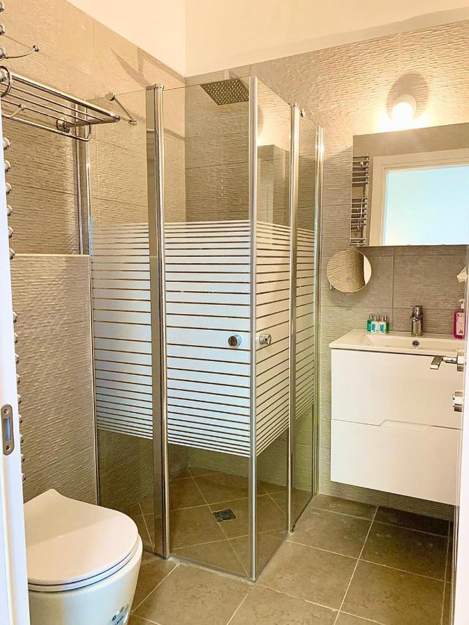 Beach Place Apartments ハイファ エクステリア 写真
