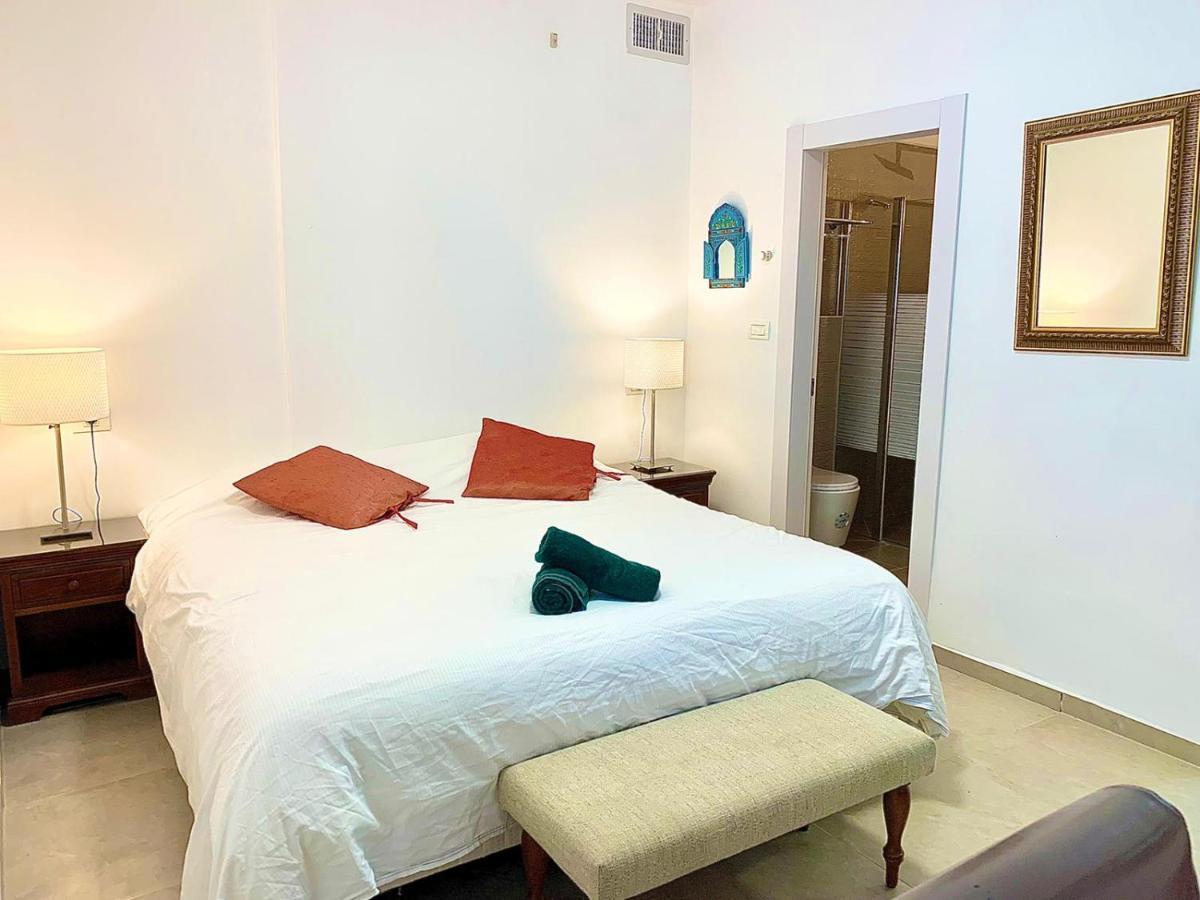 Beach Place Apartments ハイファ エクステリア 写真